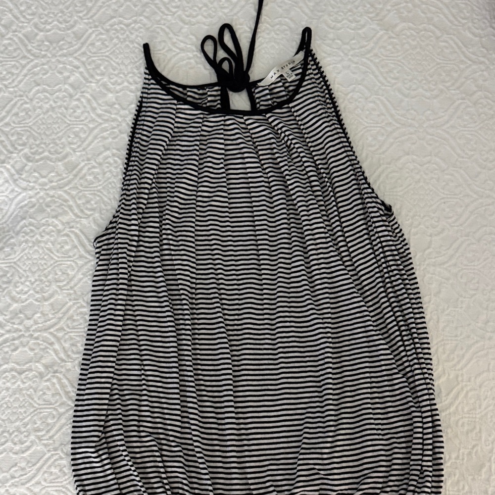 Max Studio sleeveless black & white bubble top
